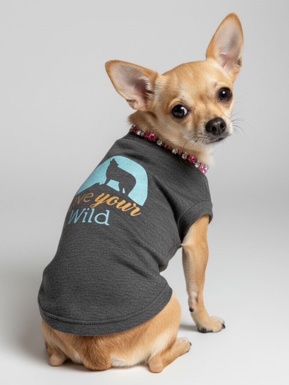 Dog 'Live Your Wild' Graphic Tee in wolf Mountains Moon